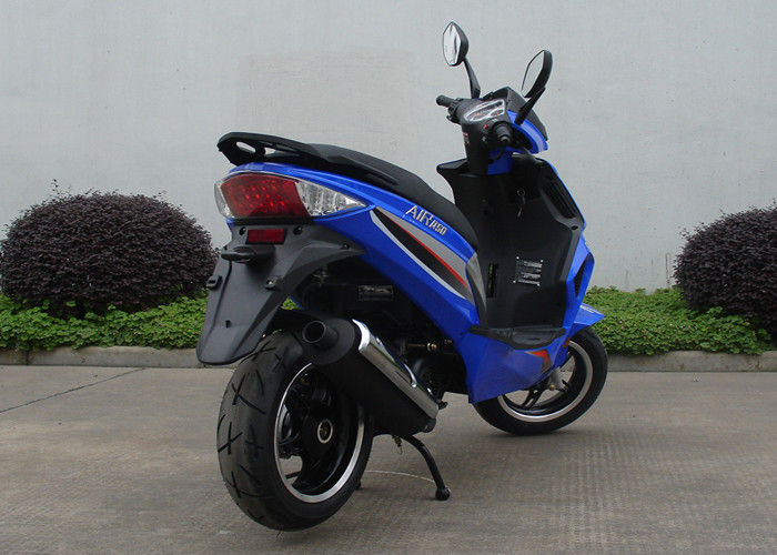 สกูตเตอร์มอเตอร์สำหรับผู้ใหญ่ระบายความร้อนด้วยอากาศ 50cc 1 สูบ 2 จังหวะ 12 องศาความจุปีนเขา