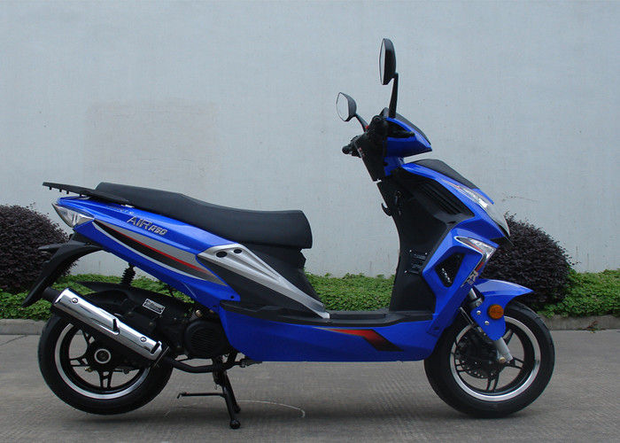สกูตเตอร์มอเตอร์สำหรับผู้ใหญ่ระบายความร้อนด้วยอากาศ 50cc 1 สูบ 2 จังหวะ 12 องศาความจุปีนเขา