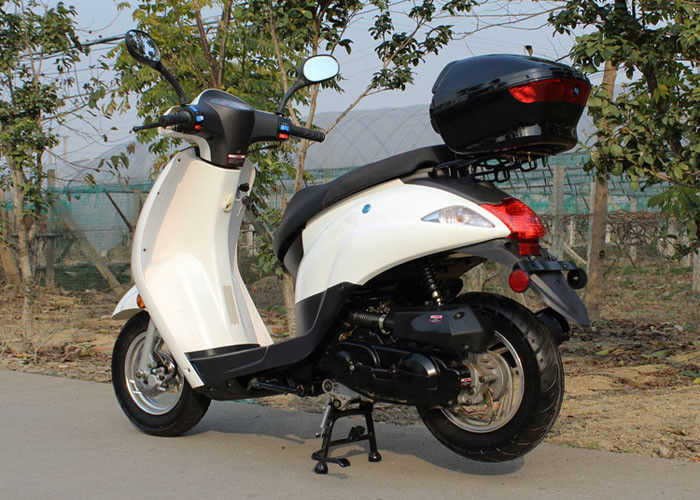 ประเภทสกูตเตอร์พลังงานสูงขนาด 50cc 2.5 ลิตรการบริโภคน้ำมัน 4 จังหวะ