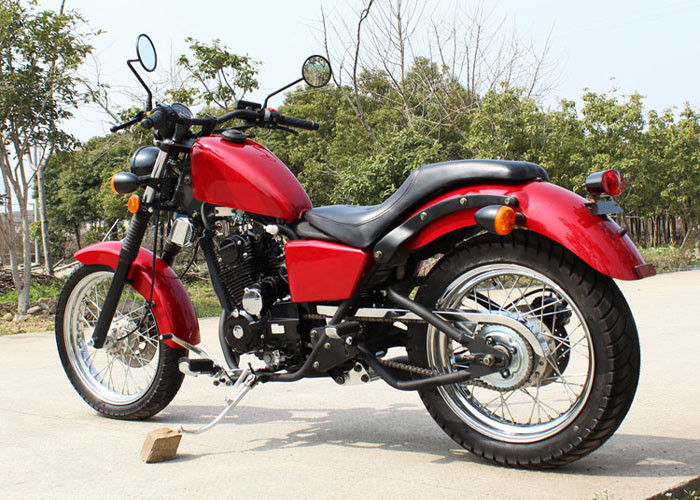 รถจักรยานยนต์ Chopper แดง 250cc 90 กม. / ชม. ใช้น้ำมันน้อยพร้อมเกียร์ธรรมดา 5 อัน