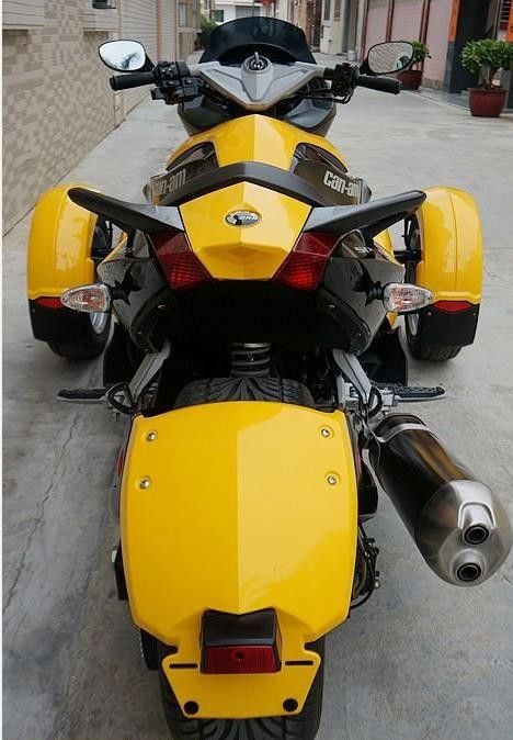 รถจักรยานยนต์ 1000cc Can Am 3 Wheel, V - Twin Wheel Front Motorcycle Liquid Cooled