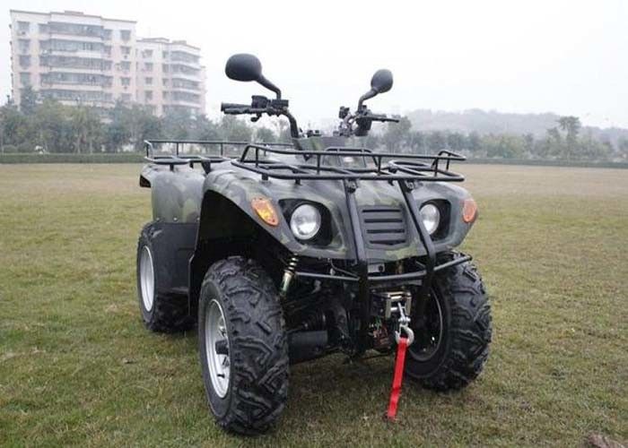 รถออฟโรดยานพาหนะอเนกประสงค์ ATV 400cc Quad Bike เครื่องยนต์ขนาดใหญ่ที่มีความสามารถปีนเขา 30 องศา