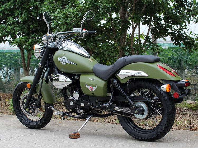 Army Green 250cc Bobber Chopper 90 Km / H การสิ้นเปลืองน้ำมันน้อยพร้อมระบบเกียร์ธรรมดา 5 ระดับ