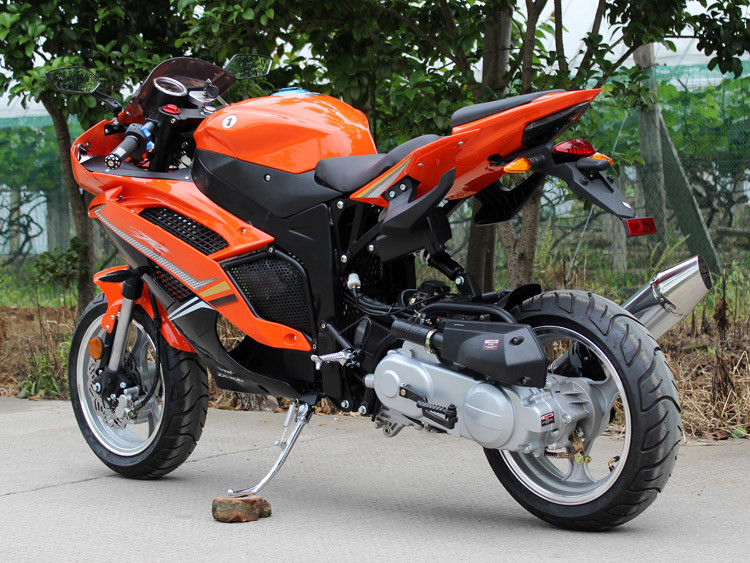 รถจักรยานยนต์ Chopper กระบอกเดียว 50cc ด้วยความเร็วสูงสุด 60 Km / H สำหรับถนน