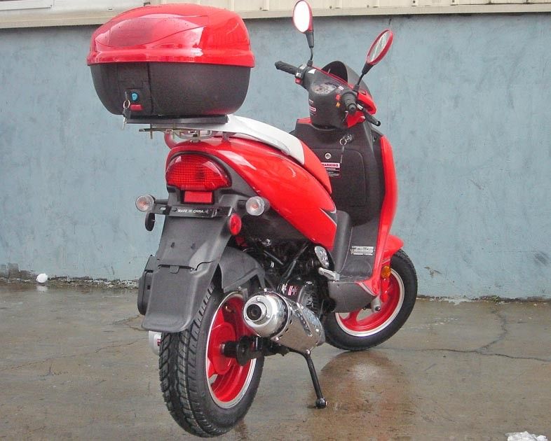 สกู๊ตเตอร์ 2 ล้อขนาด 150cc พร้อมเครื่องยนต์ CVT ขนาด 12 