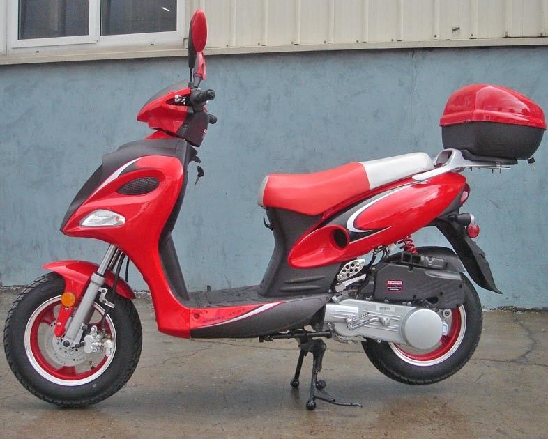 สกู๊ตเตอร์ 2 ล้อขนาด 150cc พร้อมเครื่องยนต์ CVT ขนาด 12 