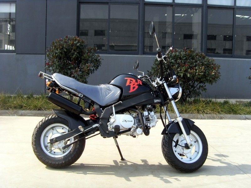 125cc Skyteam รถจักรยานยนต์ด้านหน้าดิสก์เบรกกลองหลังพร้อมเกียร์ 4 ความเร็ว 7 ลิตรถังน้ำมัน