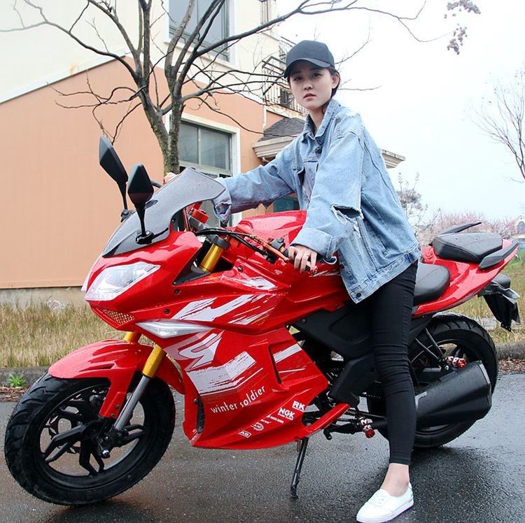 สูบเดี่ยว 150cc สูงขับเคลื่อนรถจักรยานยนต์ 2 ที่นั่งสำหรับผู้ใหญ่