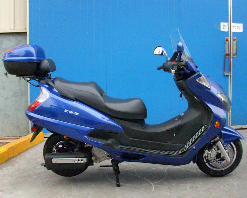 Cvt มอเตอร์เกียร์สกูตเตอร์ 250cc พร้อมแผ่น Abs หน้าดิสก์เบรกหลัง Chengshin Dot Tire