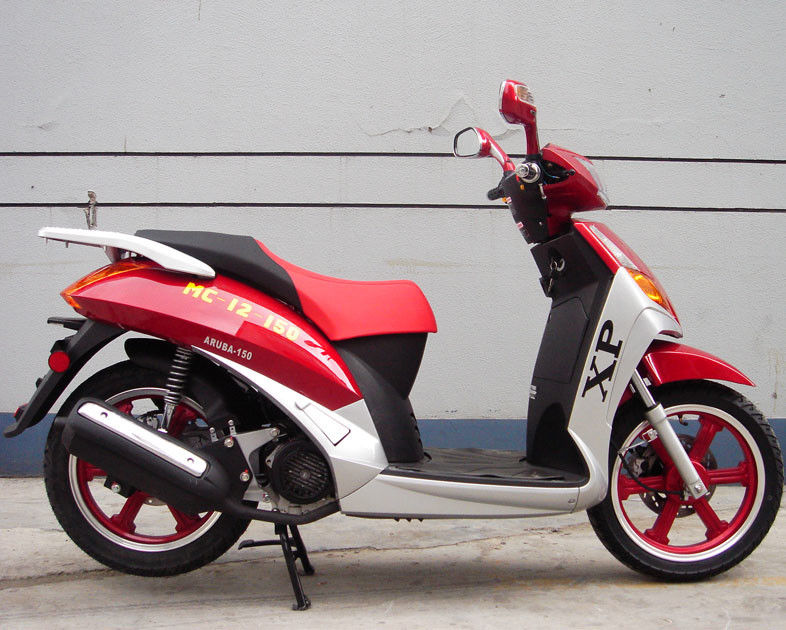 16 นิ้วยางผู้ใหญ่ก๊าซสกูตเตอร์ 150cc ด้านหลัง Brum เบรก Cvt บังคับอากาศระบายความร้อนด้วยเครื่องยนต์