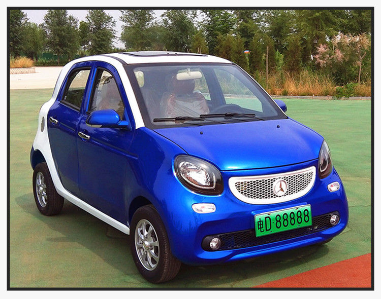 รถกอล์ฟแบบนั่ง 4 ที่นั่ง 5kw Benz สมาร์ทสไตล์ 6v 220ah ระยะทาง 180 กม