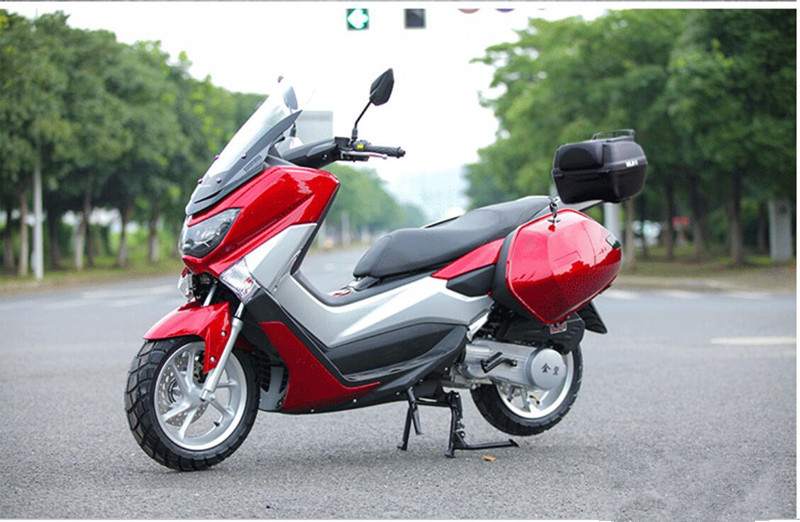 สกู๊ตเตอร์มอเตอร์ผู้ใหญ่ระบายความร้อนด้วยอากาศความเร็วสูงสุด 85km / h พร้อมโช๊คอัพไฮดรอลิก