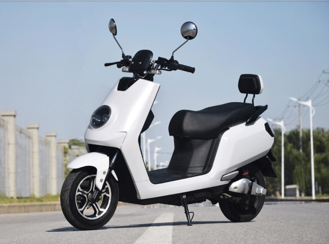 จักรยานยนต์ไฟฟ้า 1000W จักรยานไฟฟ้า 60km / H ความเร็วสูงสุด Niu สกู๊ตเตอร์ไฟฟ้ามอเตอร์กลาง