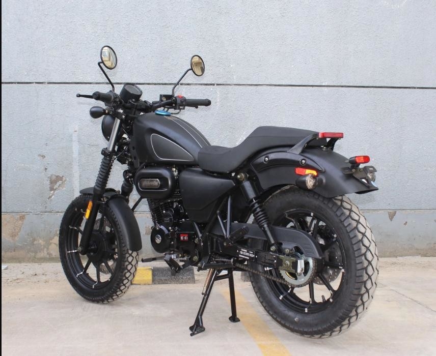 กระบอกสูบเดี่ยวระบายความร้อนด้วยอากาศ 250cc Chopper Motorcycle 4 Stroke Horizontal Type